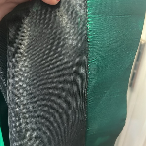 AJ Bari size 6 Nylon/Lycra emerald green ball gown - Picture 3 of 4